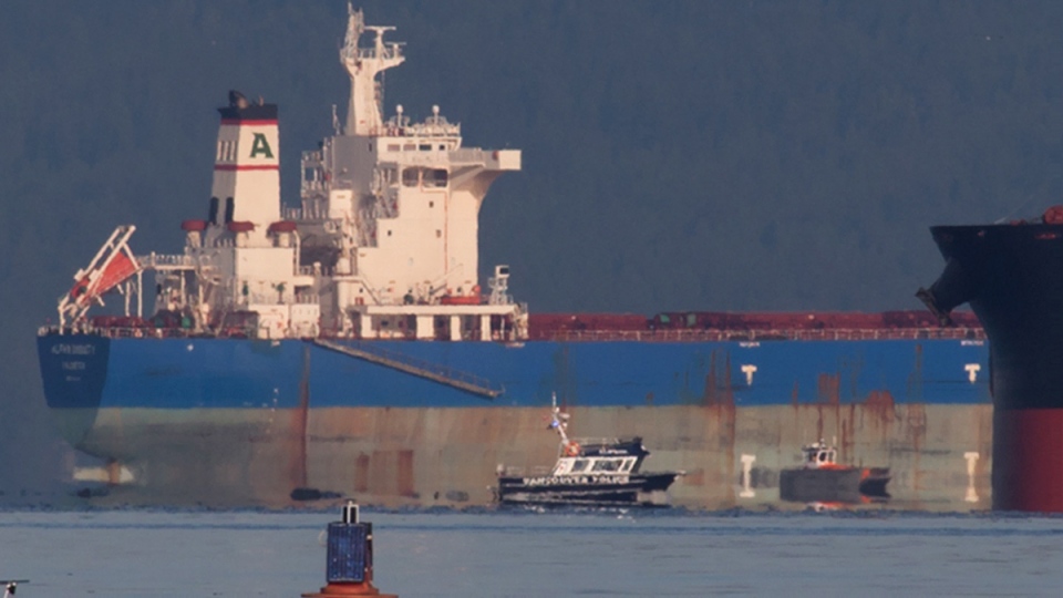 Crews work to contain fuel spill in Vancouver's English Bay | iNFOnews.ca
