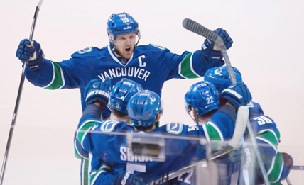 Playoff series turns nasty between Calgary Flames, Vancouver Canucks | iNFOnews.ca