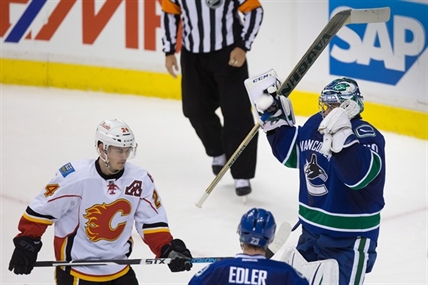Staying Alive: Daniel Sedin scores winner as Canucks down Flames to force Game 6 | iNFOnews.ca