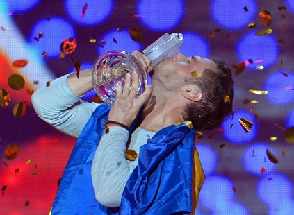 'Heroes' welcome as Eurovision winner Mans Zelmerlow returns to Sweden after country's 6th win | iNFOnews.ca 'Heroes' welcome as Eurovision winner Mans Zelmerlow returns to Sweden after country's 6th win | iNFOnews.ca