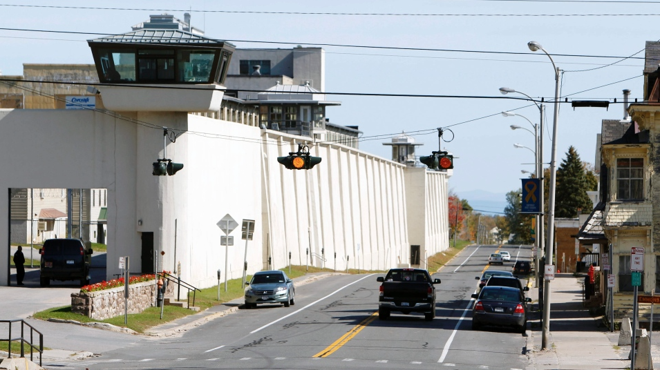 NY gov.: 2 convicted murderers used power tools to escape maximum-security prison near Canada | iNFOnews.ca NY gov.: 2 convicted murderers used power tools to escape maximum-security prison near Canada | iNFOnews.ca