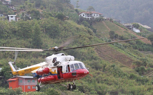 Two Canadians survive deadly Malaysian mountain quake; pair could face charges for posing naked | iNFOnews.ca