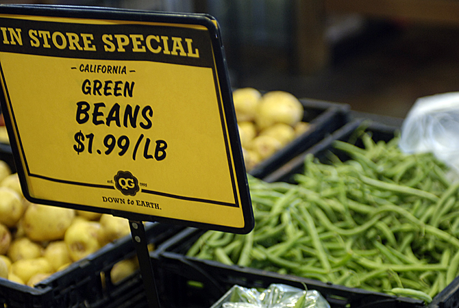Early spring, California drought has Okanagan grocery stores picking local | iNFOnews.ca