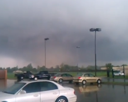 Oklahoma twister tears apart two schools | iNFOnews.ca
