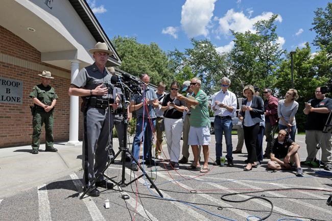 One escaped US murderer fatally shot in gunfight with officers, other still on run | iNFOnews.ca One escaped US murderer fatally shot in gunfight with officers, other still on run | iNFOnews.ca