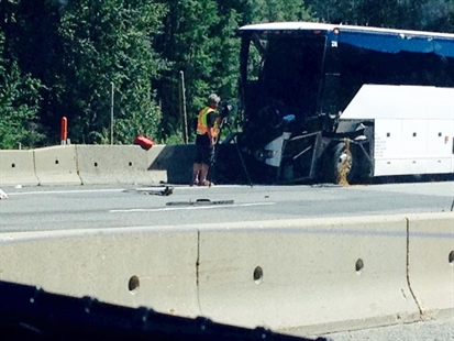 Tour bus crashes on Coquihalla Highway in B.C., about 38 injured: paramedics | iNFOnews.ca Tour bus crashes on Coquihalla Highway in B.C., about 38 injured: paramedics | iNFOnews.ca