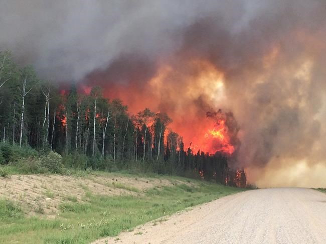 Saskatchewan out of firefighting funds, as more than 3,000 evacuated from north | iNFOnews.ca