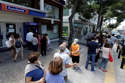 Greeks contemplate impact of crucial bailout referendum as opinion polls show dead heat | iNFOnews.ca Greeks contemplate impact of crucial bailout referendum as opinion polls show dead heat | iNFOnews.ca