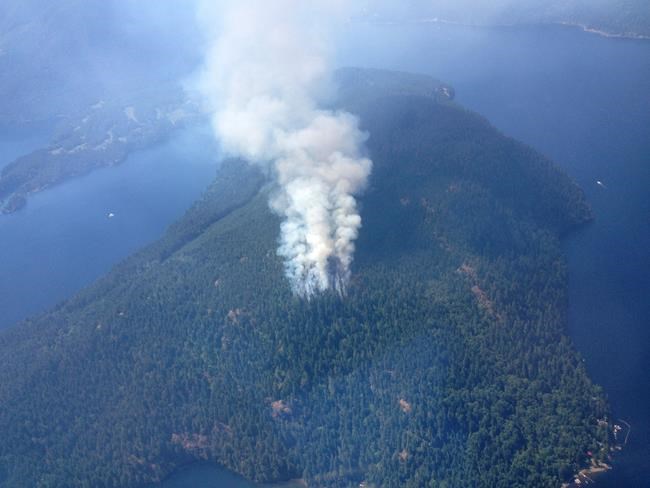 Haze from B.C. fires makes day look like sunset, others forced to flee | iNFOnews.ca