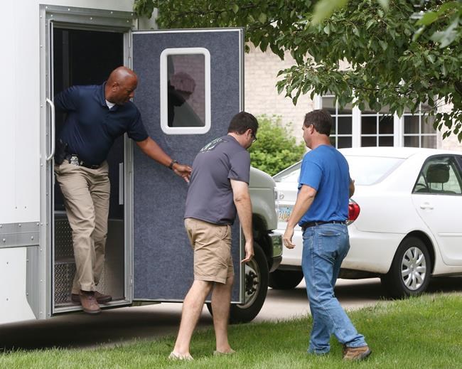 Subway suspends ties with spokesman Jared Fogle after FBI raid | iNFOnews.ca