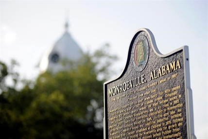 Alabama hometown of Harper Lee abuzz over release of "Mockingbird" sequel | iNFOnews.ca