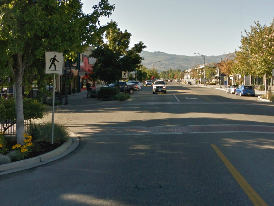 Driver clips pedestrian in Kelowna but keeps rolling | iNFOnews.ca