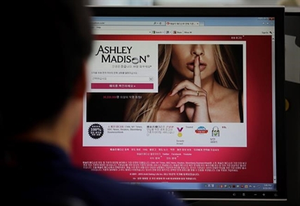 Canadian public servant email addresses on hacked Ashley Madison list | iNFOnews.ca