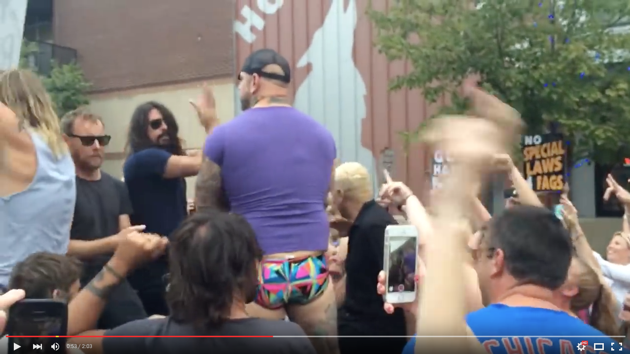 TRENDING NOW: Foo Fighters 'Rick Roll' Westboro Baptist protesters | iNFOnews.ca