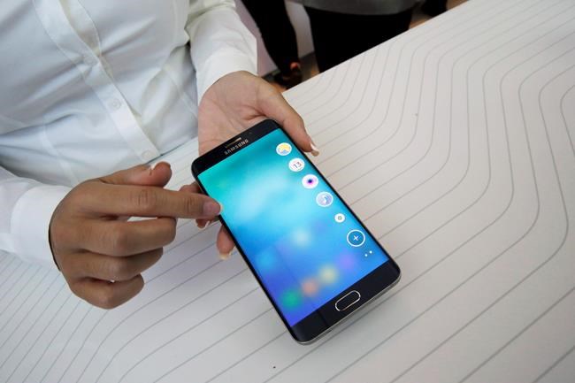 REVIEW: New gadgets keep Samsung at Android helm, but might not be enough to lure Apple users | iNFOnews.ca REVIEW: New gadgets keep Samsung at Android helm, but might not be enough to lure Apple users | iNFOnews.ca