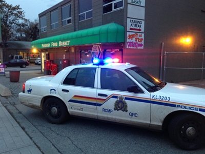 Man stabbed in neck on Pandosy | iNFOnews.ca