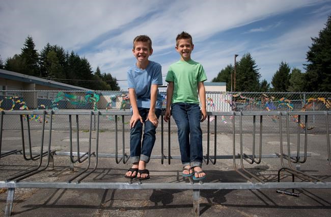 Whether to split up twins, triplets in school can pit parents against educators | iNFOnews.ca