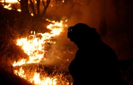 Twin wildfires in California destroy dozens of homes, thousands evacuated | iNFOnews.ca Twin wildfires in California destroy dozens of homes, thousands evacuated | iNFOnews.ca