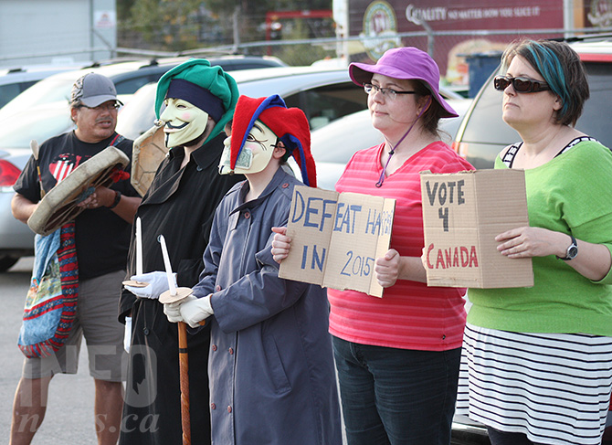 ELECTION 2015: Harper makes promises during Penticton pit shop | iNFOnews.ca