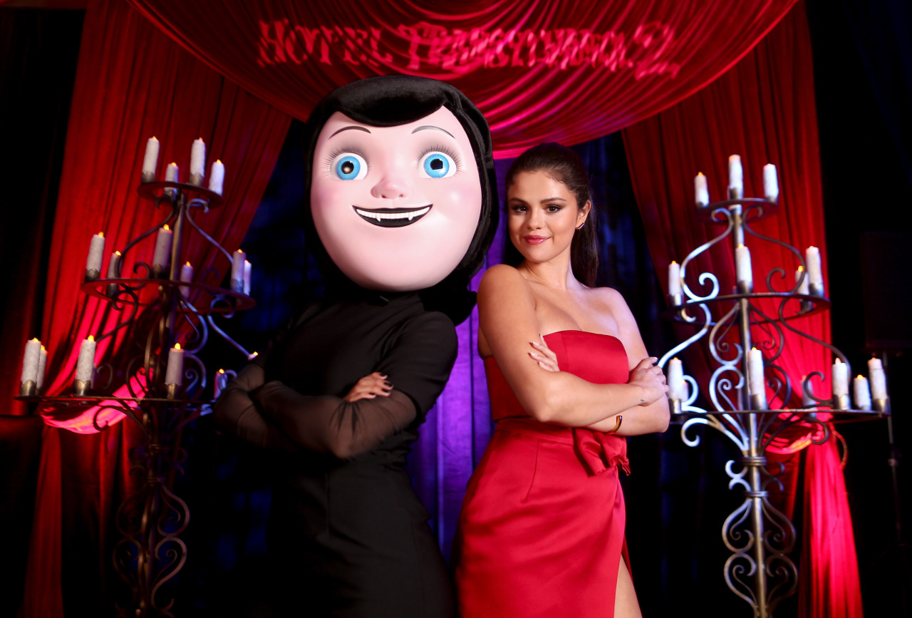 'Hotel Transylvania 2' bites off September box office record, 'The Intern' takes second place | iNFOnews.ca 'Hotel Transylvania 2' bites off September box office record, 'The Intern' takes second place | iNFOnews.ca