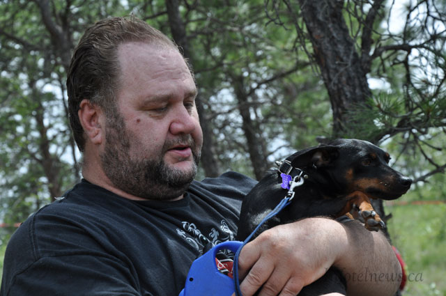 Rescue workers perform daring pooch rescue | iNFOnews.ca