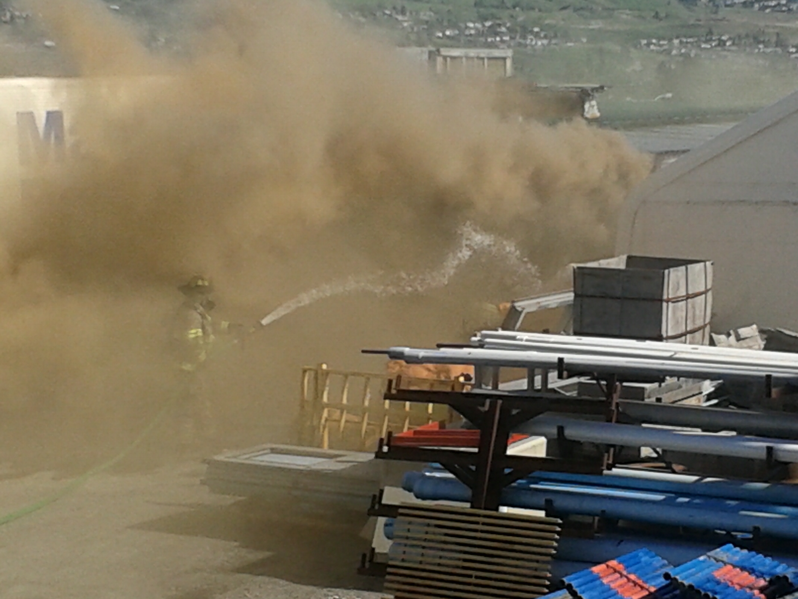 Fire erupts at Maple Reinders in Kelowna | iNFOnews.ca