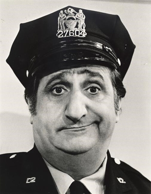 Al Molinaro, TV character actor known for "Happy Days" and "The Odd Couple," dies at 96 | iNFOnews.ca