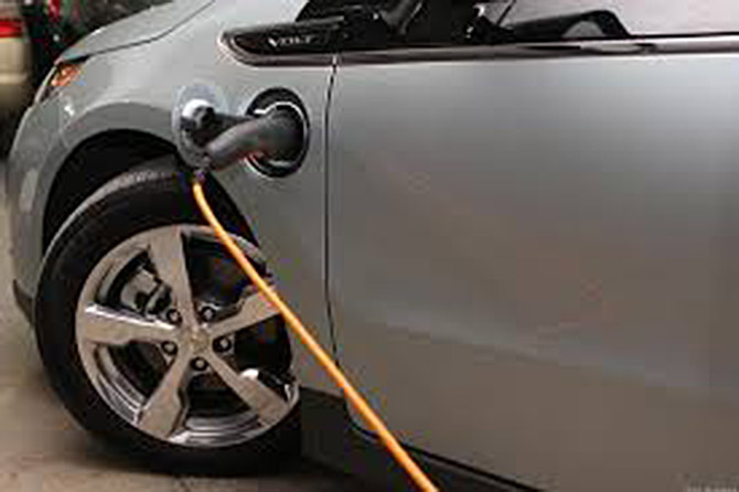 Electrical vehicle charging station opens for business in downtown Penticton | iNFOnews.ca