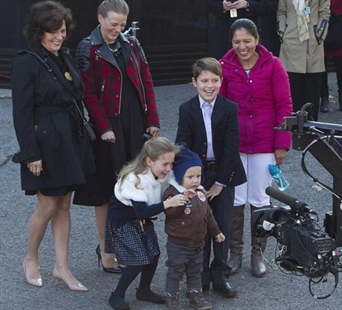 Liberals try to put a lid on controversy surrounding two Trudeau nannies | iNFOnews.ca