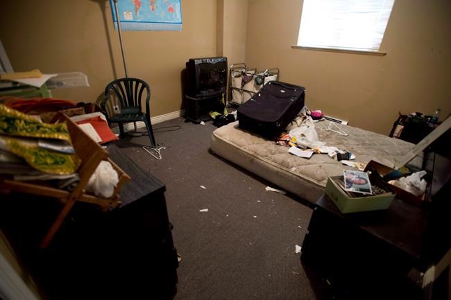 Media swarming California shooters' home recalls incident in B.C. | iNFOnews.ca