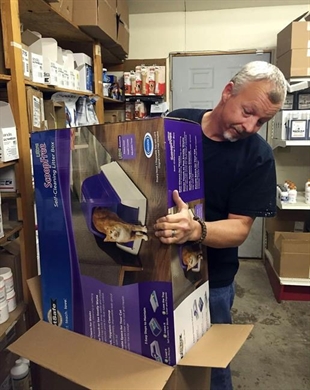 Self-cleaning litter box and other high-tech products fuel profits at online pet supply store | iNFOnews.ca Self-cleaning litter box and other high-tech products fuel profits at online pet supply store | iNFOnews.ca