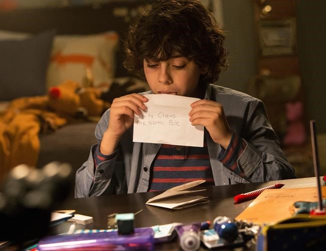 'Hunger Games' finale stays on top for third week, beats out horror comedy 'Krampus' | iNFOnews.ca