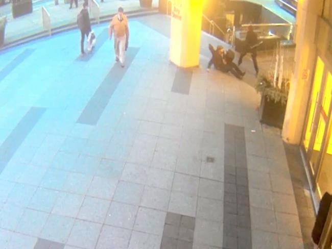 American faces 4 charges after machete attack in downtown Toronto | iNFOnews.ca