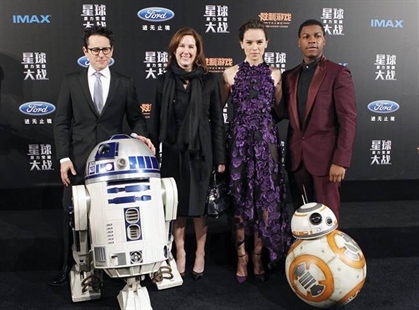 'Star Wars: The Force Awakens' becomes fastest movie to $1 billion | iNFOnews.ca