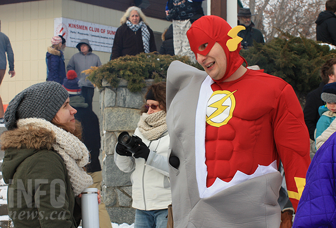 Hundreds of hardy souls take New Year's plunge in Okanagan Lake | iNFOnews.ca Hundreds of hardy souls take New Year's plunge in Okanagan Lake | iNFOnews.ca