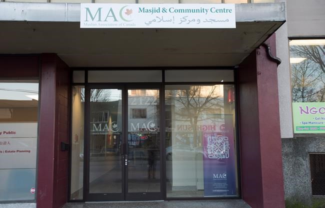 Pepper spraying won't harm Canada's reputation on refugees: immigration minister | iNFOnews.ca