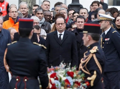 French president and dignitaries honour victims of 2015 Islamic extremist attacks in Paris | iNFOnews.ca French president and dignitaries honour victims of 2015 Islamic extremist attacks in Paris | iNFOnews.ca