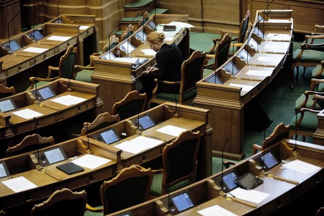 Danish lawmakers OK seizing valuables from migrants | iNFOnews.ca Danish lawmakers OK seizing valuables from migrants | iNFOnews.ca