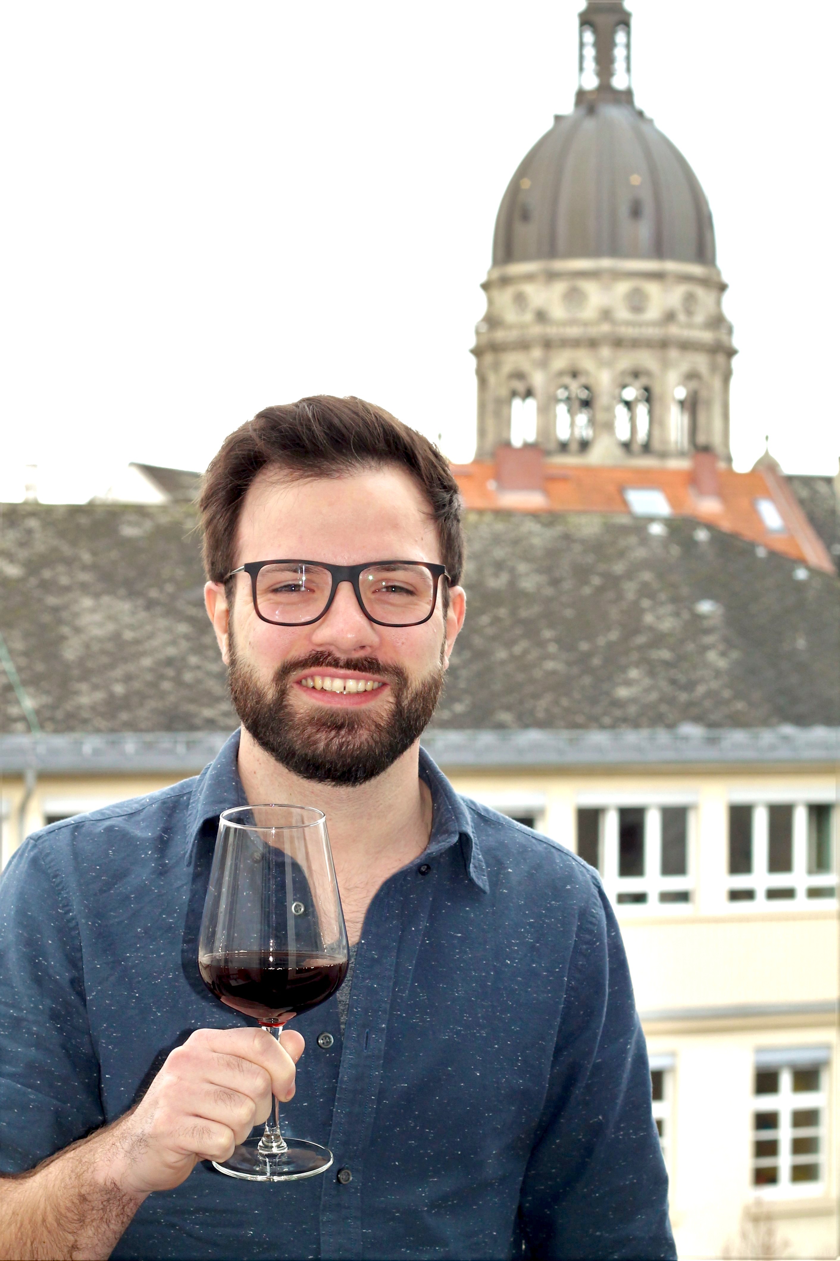 Poutine and Pinot – a pairing as perfect as Okanagan business students and Dairy Farmers | iNFOnews.ca Poutine and Pinot – a pairing as perfect as Okanagan business students and Dairy Farmers | iNFOnews.ca