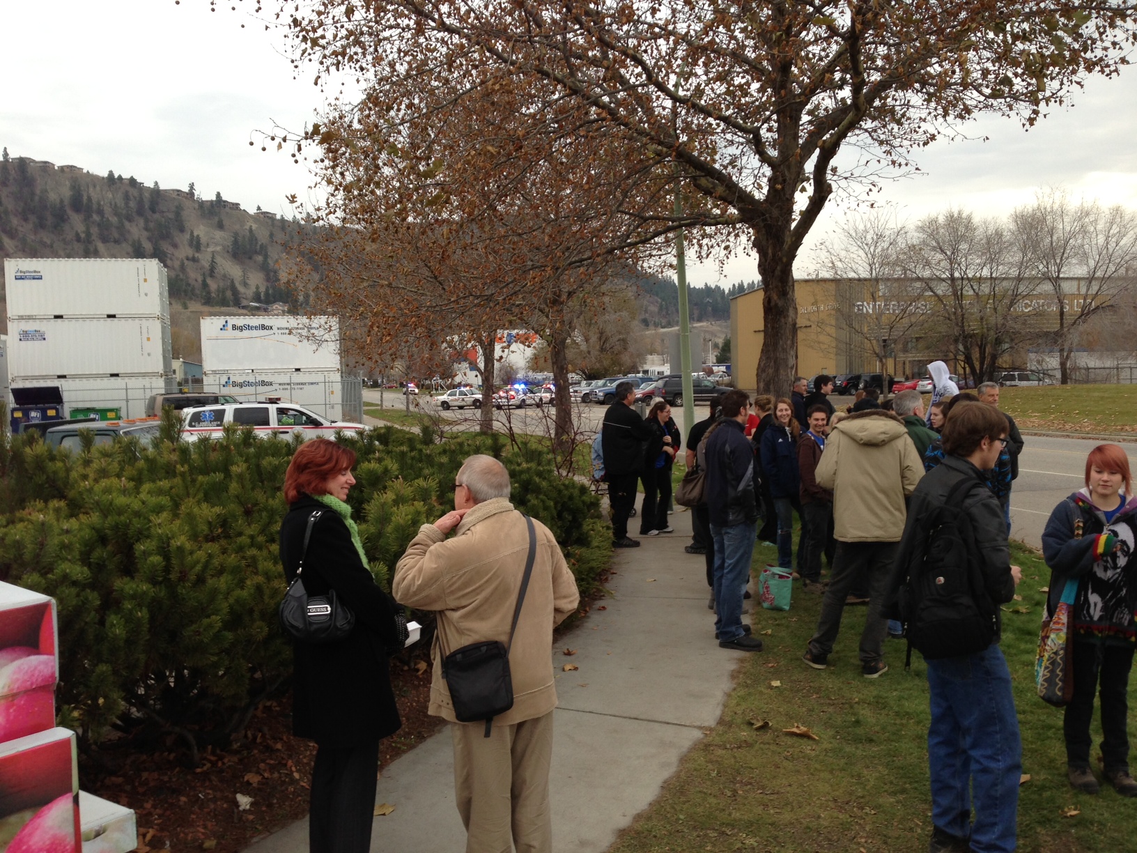 Man arrested in bomb threat | iNFOnews.ca