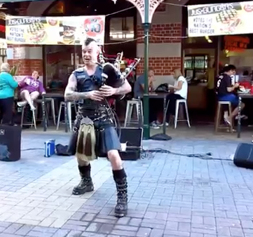 This is how you play bagpipes | iNFOnews.ca This is how you play bagpipes | iNFOnews.ca