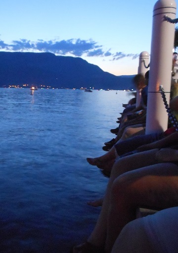 Canada Day crowds eagerly wait until sunset for fireworks finale | iNFOnews.ca