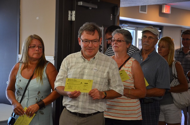 Ben Stewart votes early with fellow constituents | iNFOnews.ca