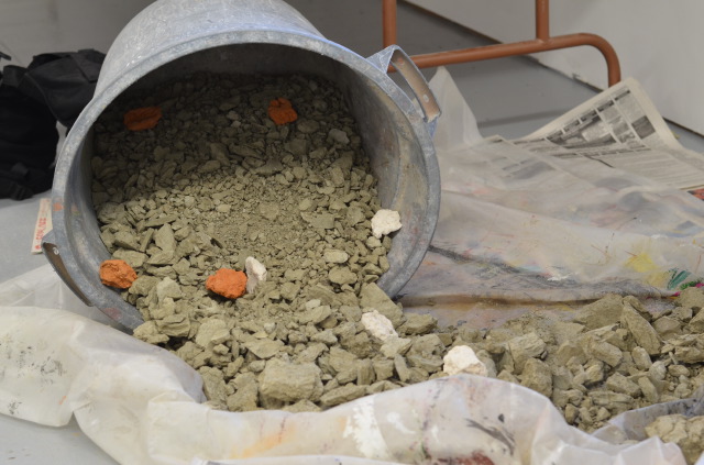 Visiting Irish artist says Vernon roadsides are ‘clay heaven’ | iNFOnews.ca