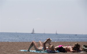 Bug bites, BBQ burns and achy feet: Summertime and the living isn't always easy | iNFOnews.ca