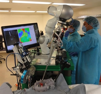 Robot stitches tissue by itself, a step to more automated OR | iNFOnews.ca Robot stitches tissue by itself, a step to more automated OR | iNFOnews.ca