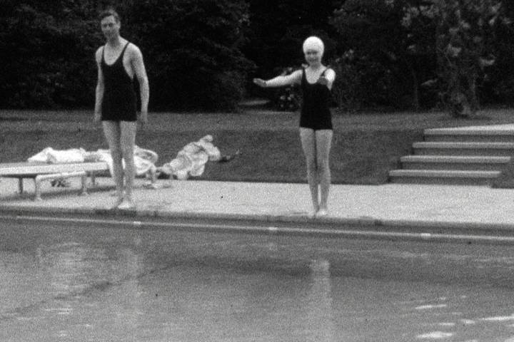 Buckingham Palace releases rare images of the queen | iNFOnews.ca