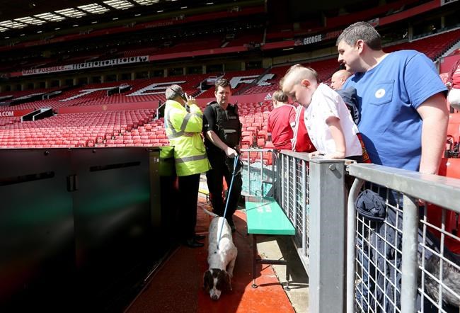 Bomb experts blow up suspect package at Manchester United's soccer stadium | iNFOnews.ca Bomb experts blow up suspect package at Manchester United's soccer stadium | iNFOnews.ca