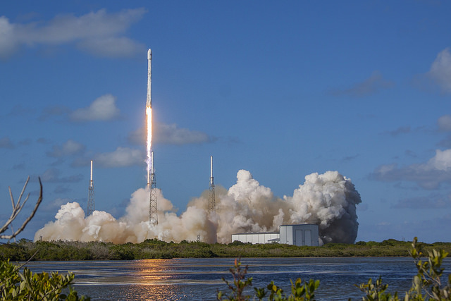 VIDEO: SpaceX lands another rocket after satellite delivery | iNFOnews.ca