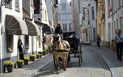 Crowdfunded beer pipeline to protect medieval city of Bruges | iNFOnews.ca Crowdfunded beer pipeline to protect medieval city of Bruges | iNFOnews.ca